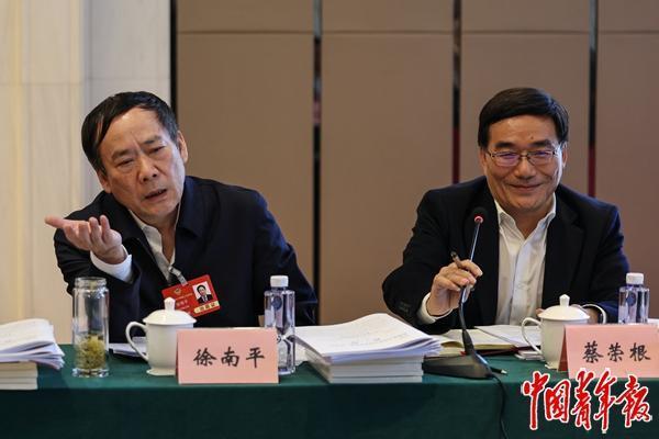 智能駕駛加快向我們走來(lái)